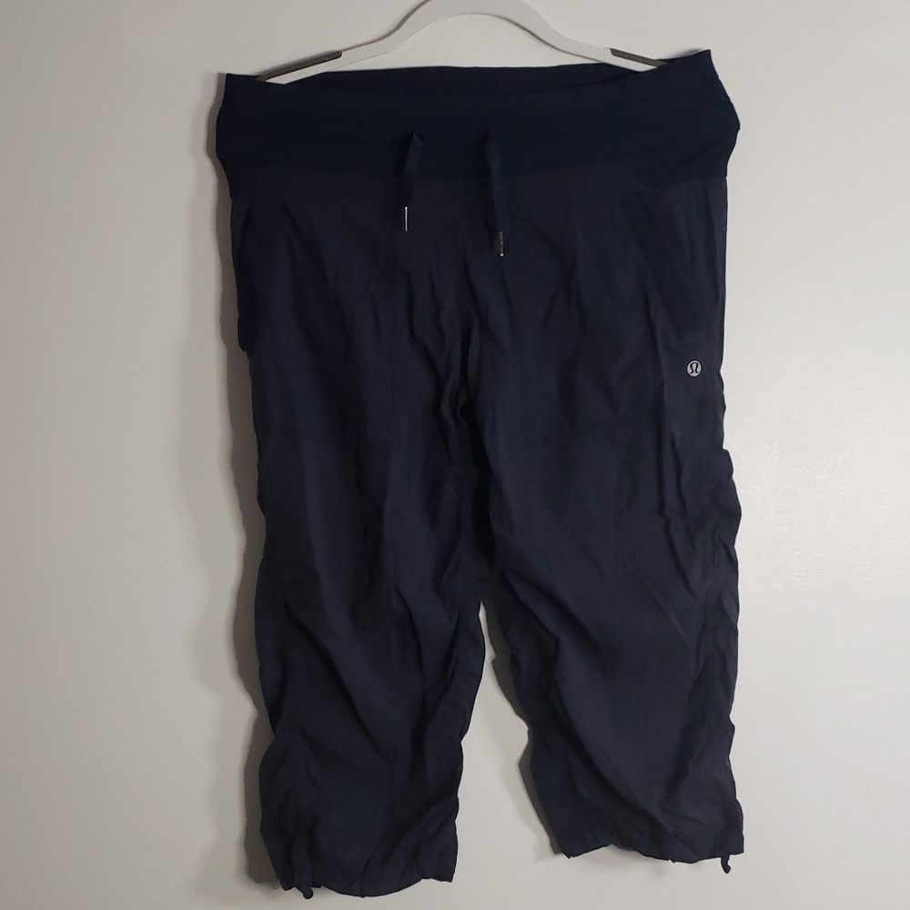 Lululemon Athletica studio cropped Pants Size 6